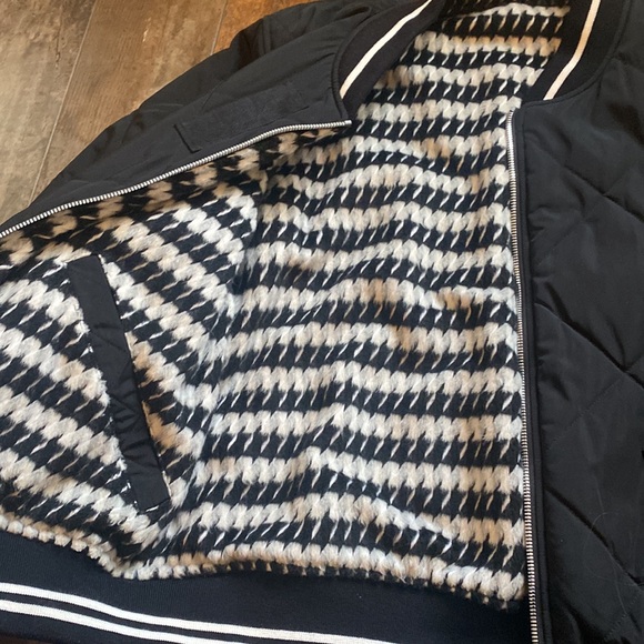 NWOT BCBGeneration reversible jacket Bomber - Picture 6 of 10